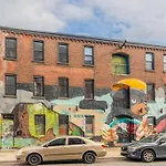 Chic Artist Flat On Fun Brewery & Restaurant Strip