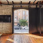 Chic Artist Flat On Fun Brewery & Restaurant Strip