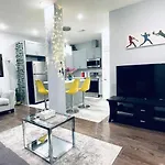 Stunning 1Bedroom Apartment In Center City