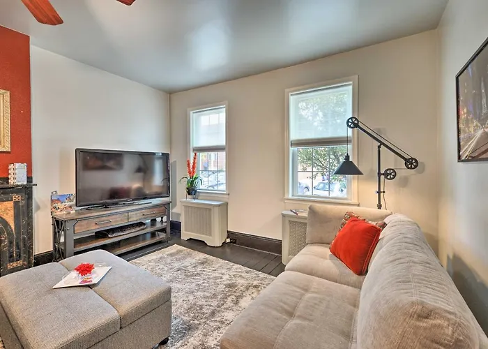 Walkable Philly Crash Pad In Coveted Passyunk!
