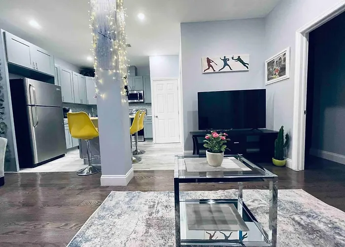 Stunning 1Bedroom Apartment In Center City