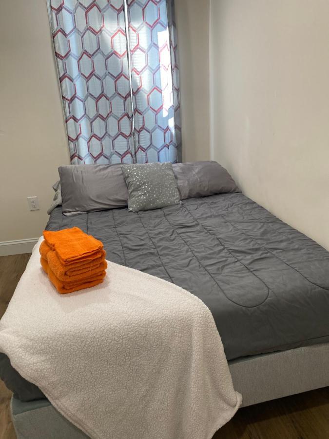 Private In South Philly Near Arenas! Homestay *