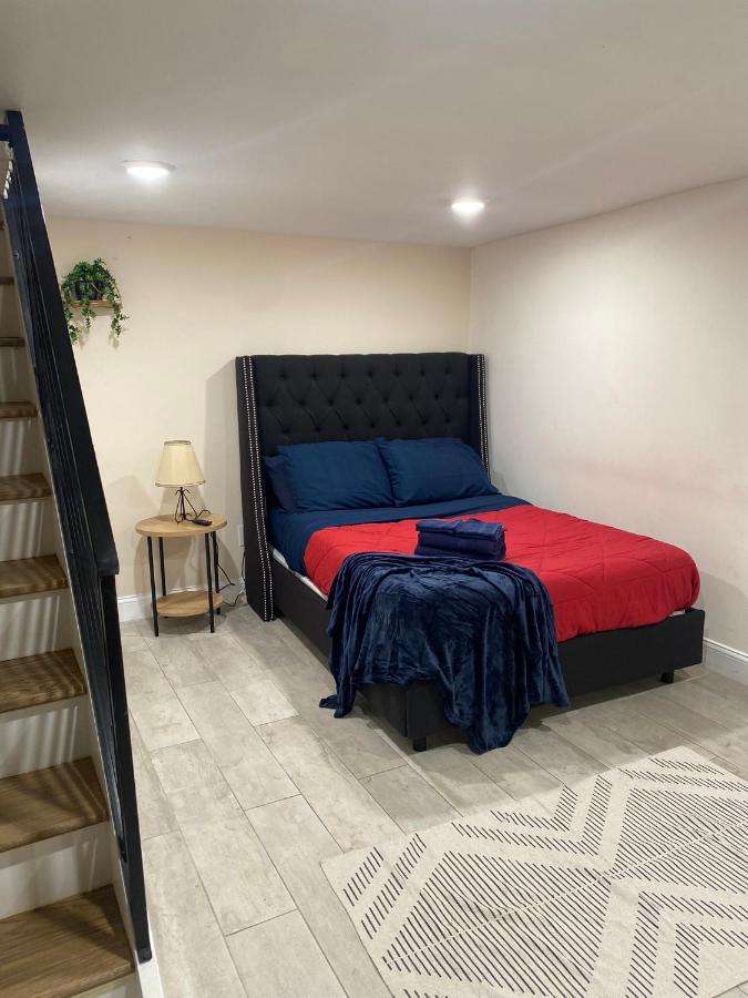 Private In South Philly Near Arenas!
