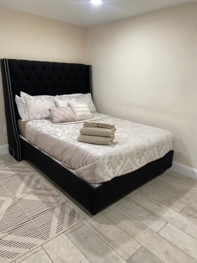 Private In South Philly Near Arenas! Homestay *