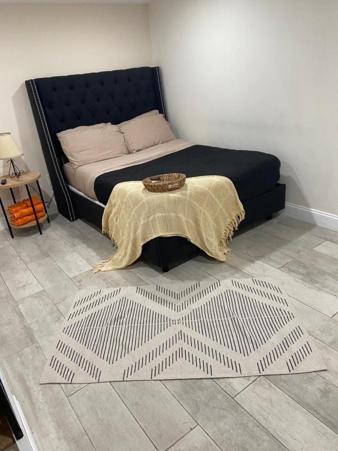 Private In South Philly Near Arenas! Homestay *