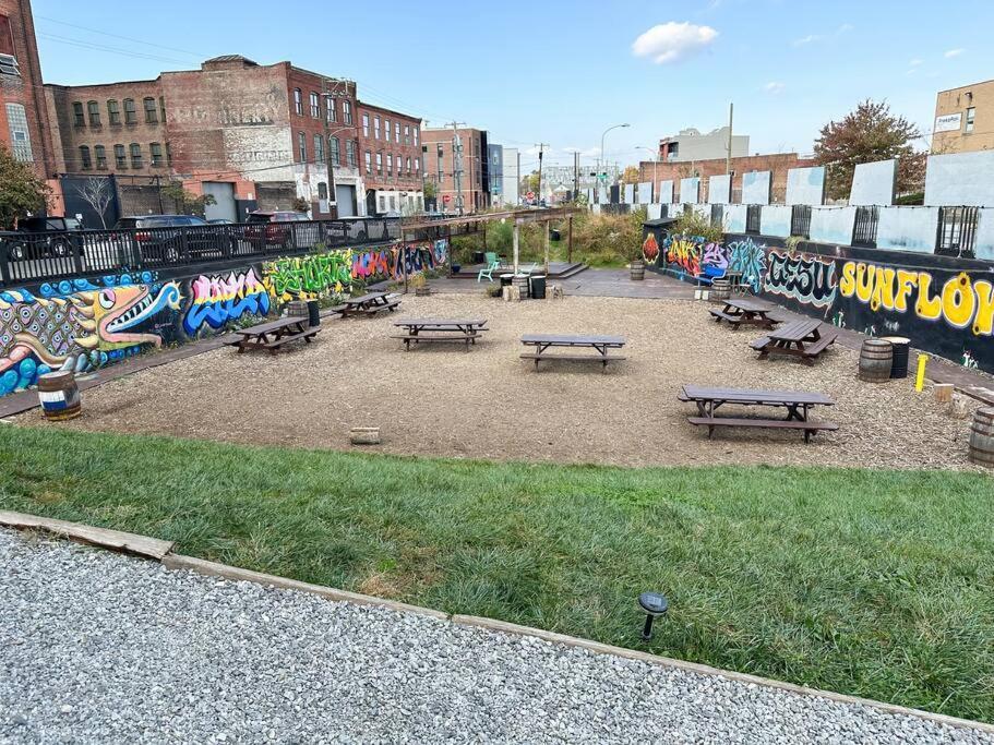 Chic Artist Flat On Fun Brewery & Restaurant Strip Philadelphia