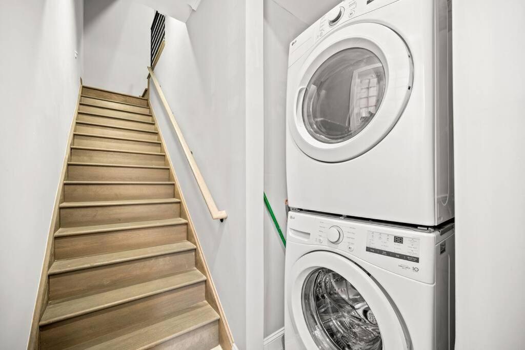 New! Cozy In Center City! Apartment *