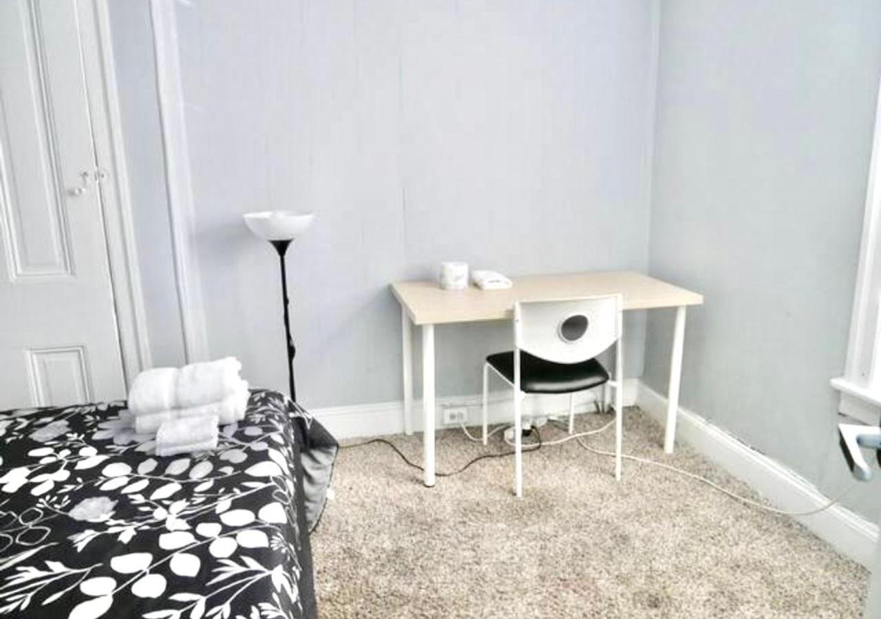 Clover 2900 - And With Private Bathroom Near Washington Ave South Philly Apartment Philadelphia