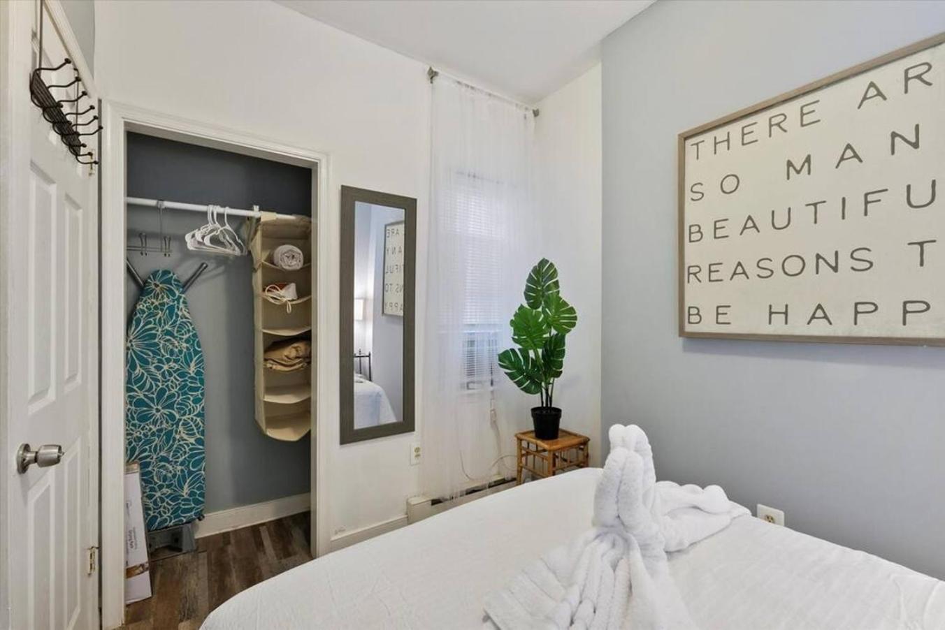 Renovated 2br W Amenities Apartment Philadelphia