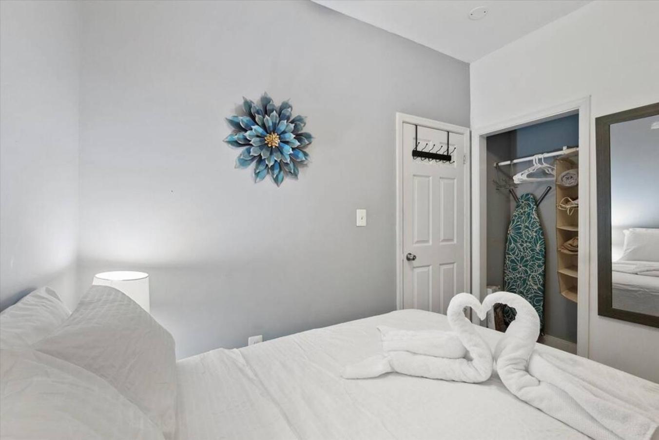 Renovated 2br W Amenities Apartment Philadelphia