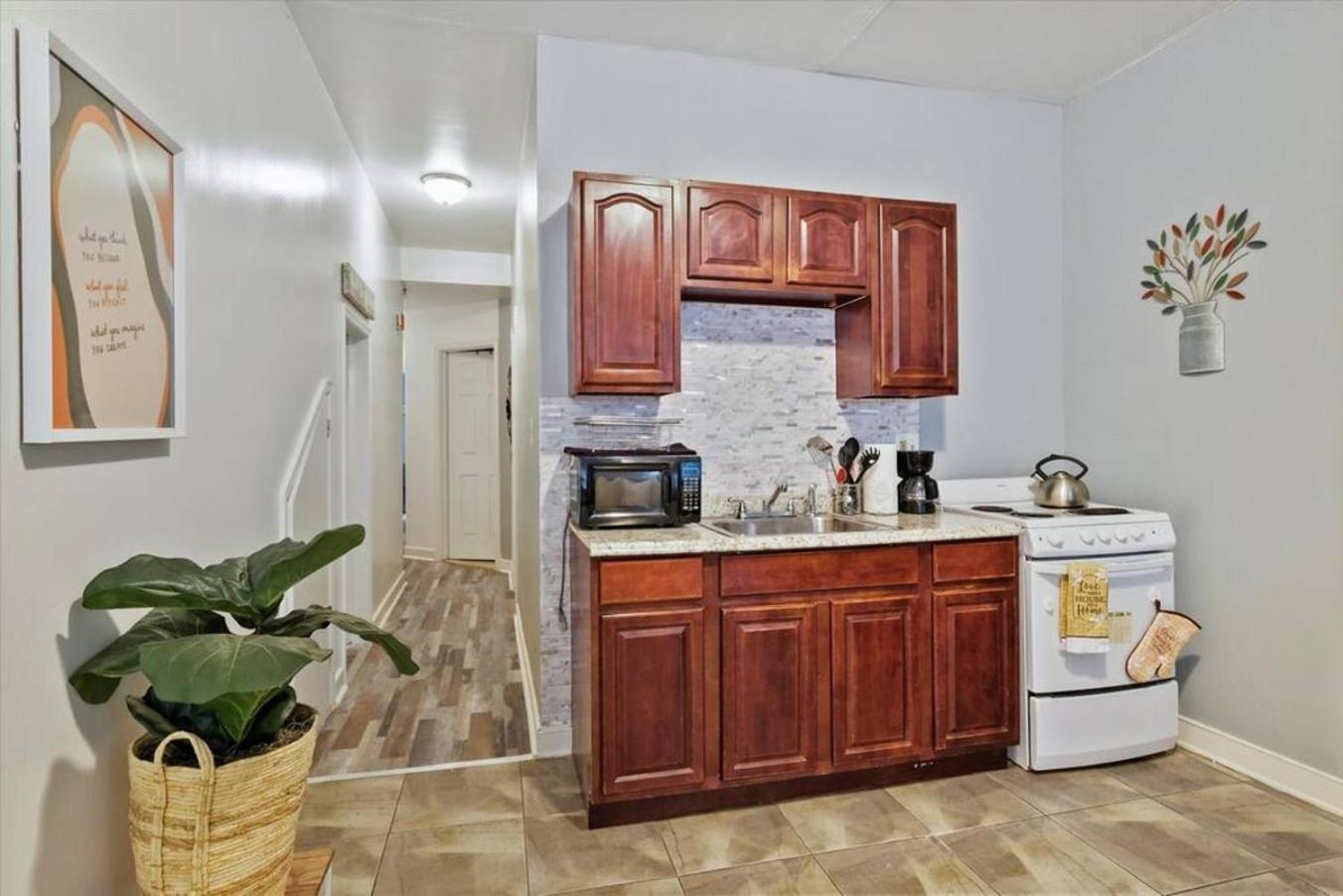 Renovated 2br W Amenities
