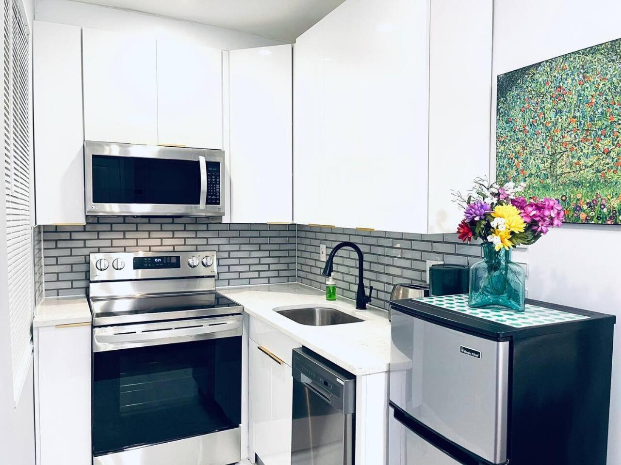 Downtown Hall Close By Kimmel Center * Philadelphia