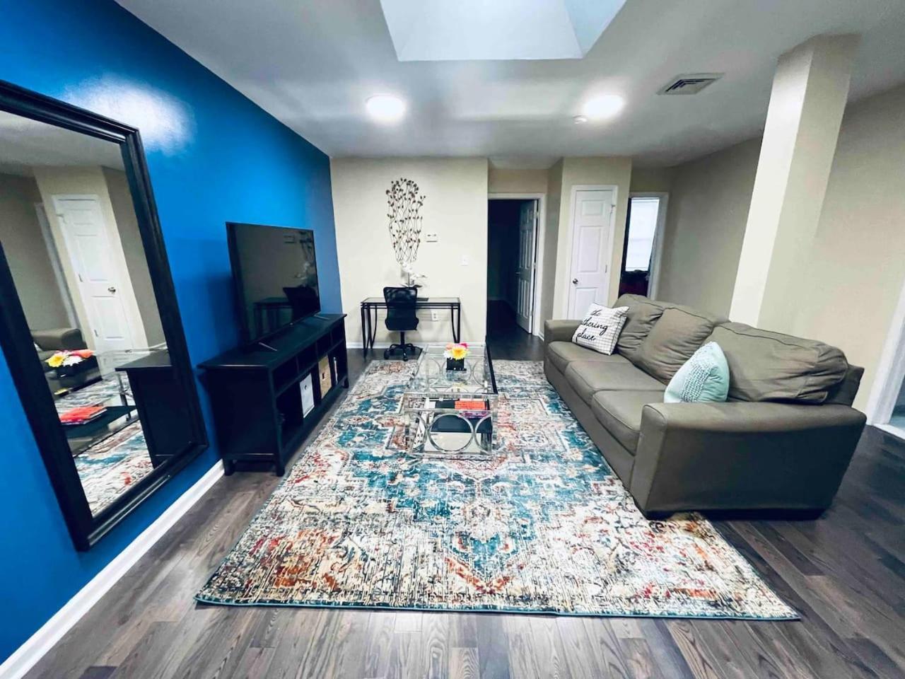 Lovely 1bd Near Magic Garden In Center Apartment *