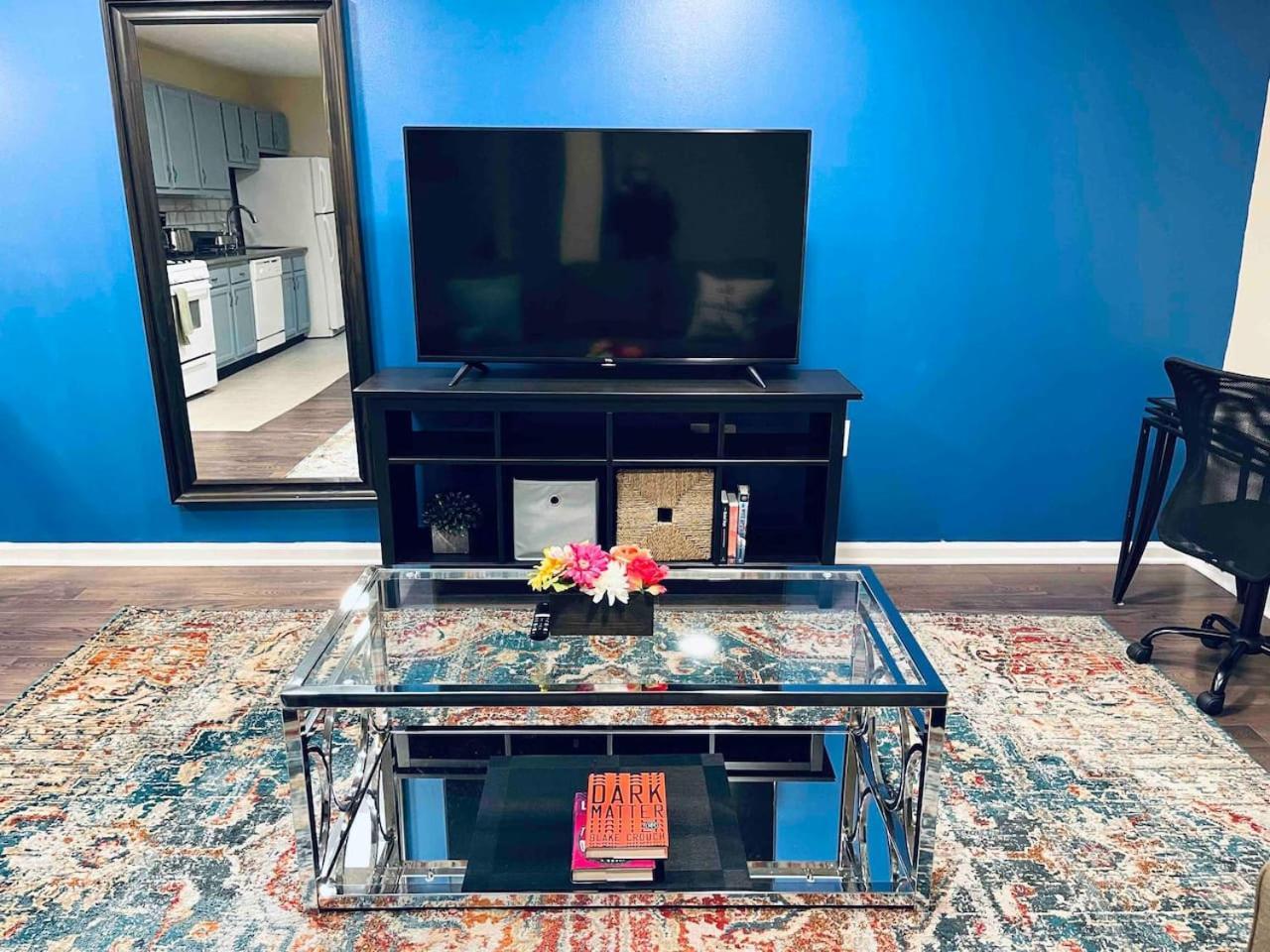 Apartment Lovely 1bd Near Magic Garden In Center Philadelphia