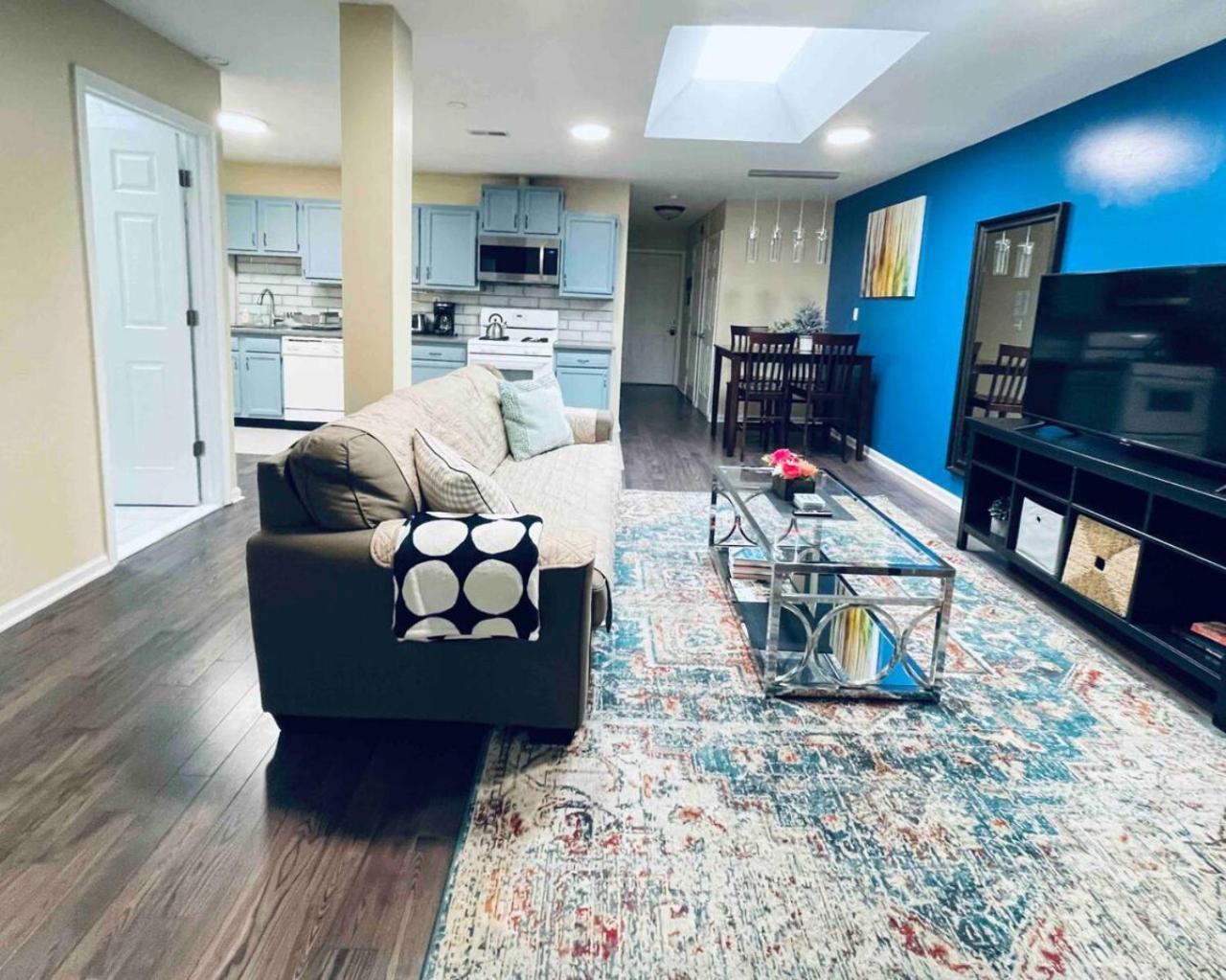 Apartment Lovely 1bd Near Magic Garden In Center *