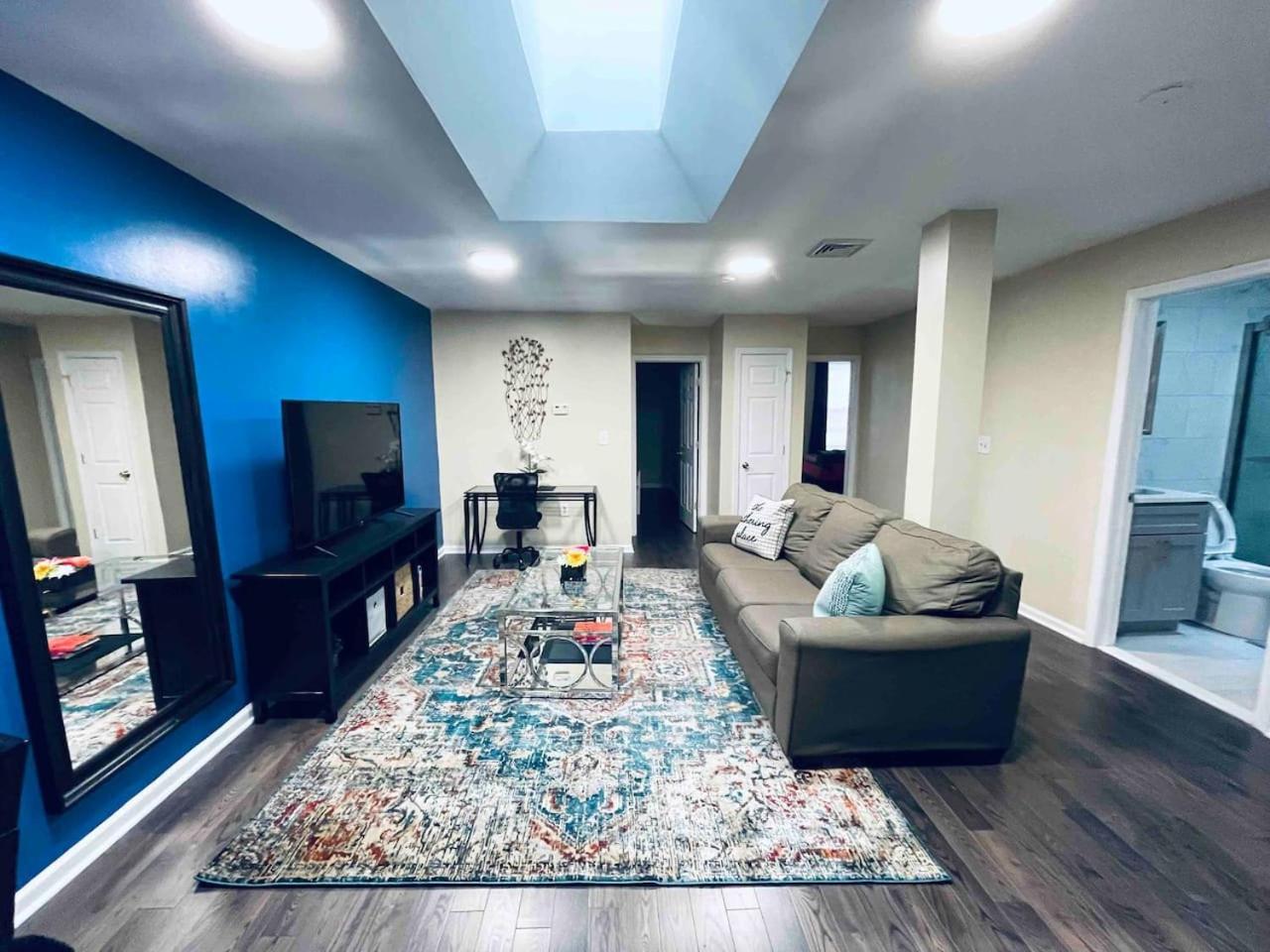 Lovely 1bd Near Magic Garden In Center Apartment Philadelphia
