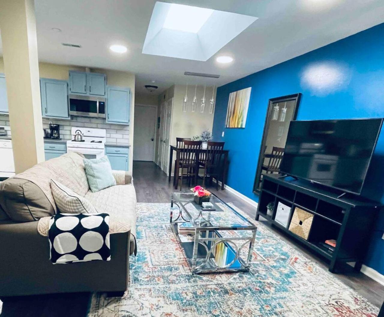 Apartment Lovely 1bd Near Magic Garden In Center Philadelphia