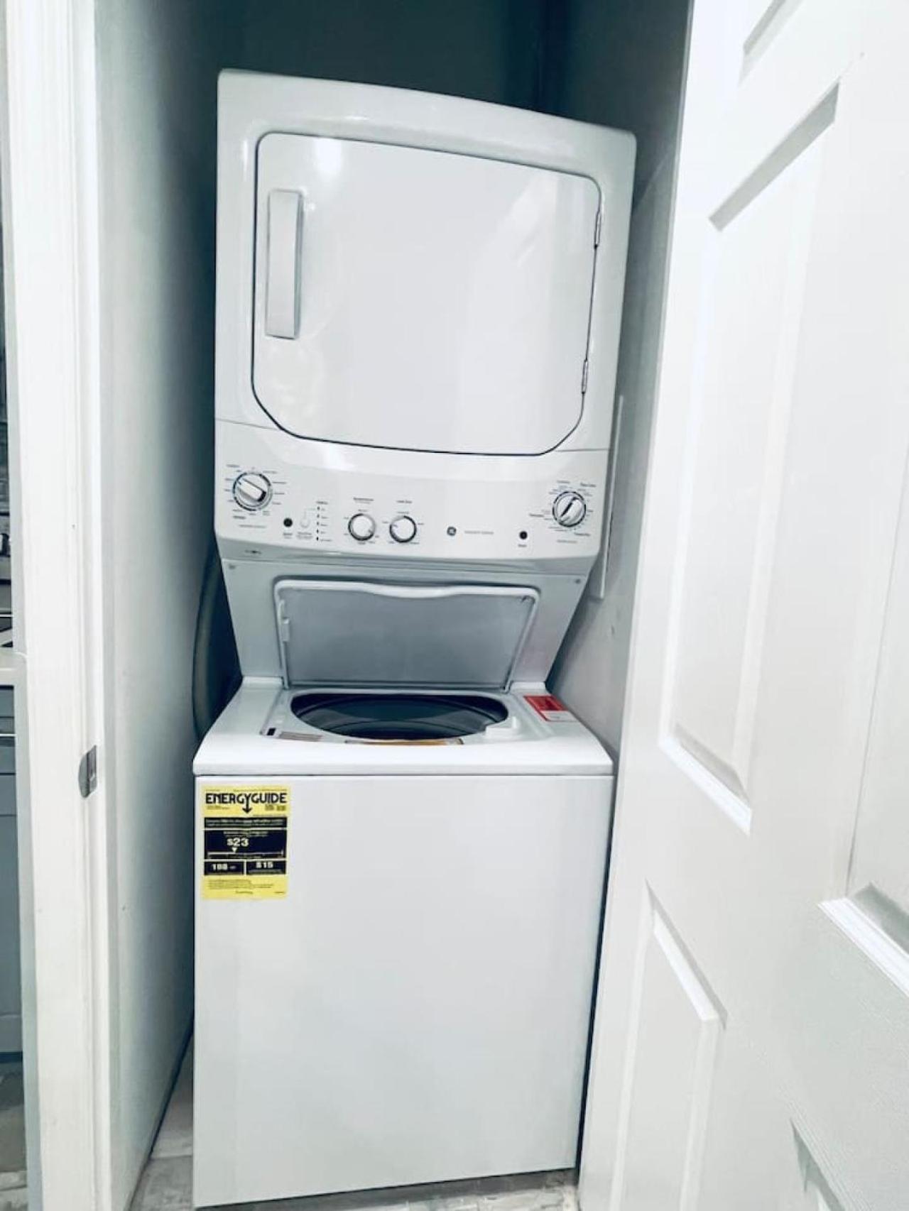 Stunning 1bedroom In Center *