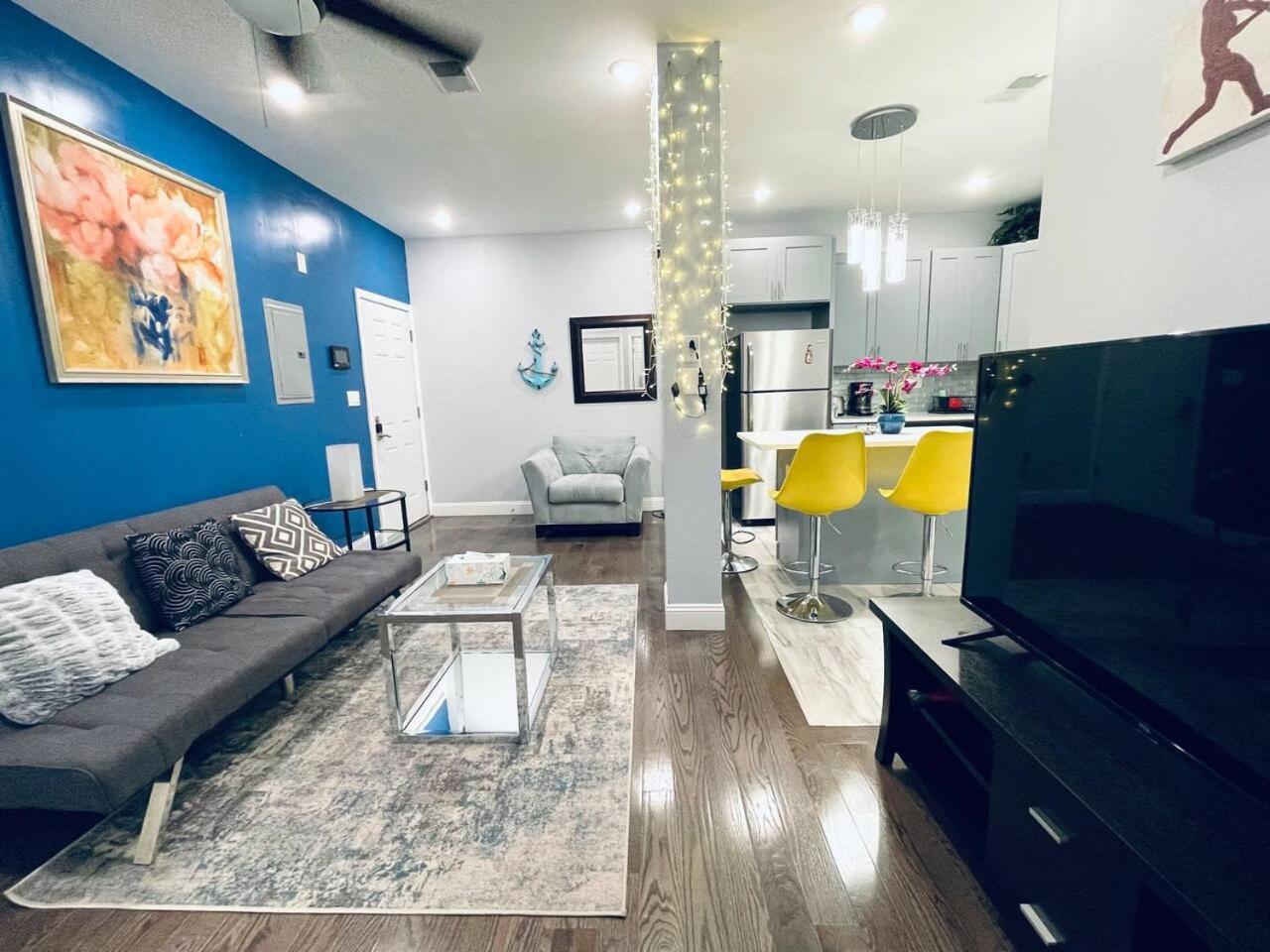 Stunning 1bedroom In Center Apartment *