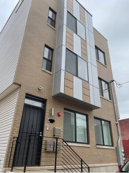 3bed-3bath+basketball+crib+central+modern * Philadelphia