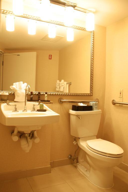 Embassy - Center 4*