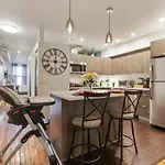 Luxury 1Br Old City-King Bed Walk To Liberty Bell & Independence Mall - Free Parking!