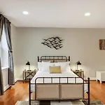 The Dreamers Penthouse-Funky 3Bd In Center City