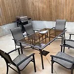 Modern 3 Bedroom 2 Ba With Patio