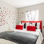 The Grandeur Quarters