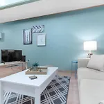 Heart Of Old City! The Liberty Room! Wifi/Neflix