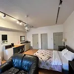 Lovely Northern Liberty Studio 1 Queen 1 Sleeper Kitchen Full Bath Apt B