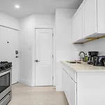 Sunny View Tacony - Free Private Parking