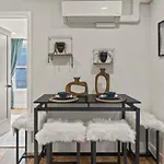 1 Bedroom Passyunk Ave Stunner- Perfect Location