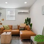 Luxurious 2Bd, Fireplace, Family Friendly, Central