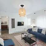Stroll To Main St: 2Br On The Park