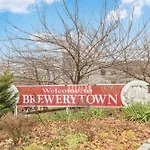 1 Bedroom Patio Paradise In Central City
