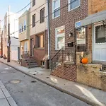 Walk Everywhere From Renovated 3Bd Bella Vista Gem
