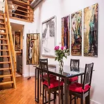 One-Of-A-Kind Artist\'S Chalet In Fairmount