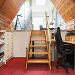 One-Of-A-Kind Artist\'S Chalet In Fairmount