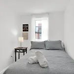 Open Flat By Park & Metro