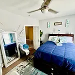 Cozy Airport Retreat