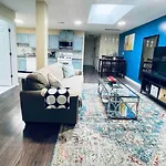 Cozy Beautiful 2Bd Apt In Center City