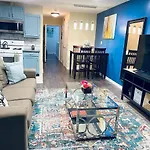 Cozy Beautiful 2Bd Apt In Center City