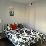 Cozy 2-3 Bedroom Apartment In Center City!