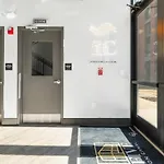 10 Mins To Centercity, With Queen Bed, Views From Rt!
