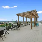 Deluxe Studio Pool & Concierge