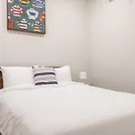 4Bed4Bath-Crib-Wd-Arcadecentraldesk