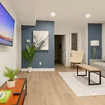 Modern 2Br2Ba Retreat Wi-Fi Templeu Washer