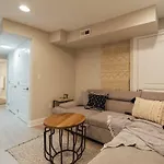 Urban Oasis W/ Roof Deck + 3 Showers + Boho Vibes!