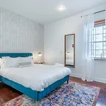The Walnut Suites - Midtown Village